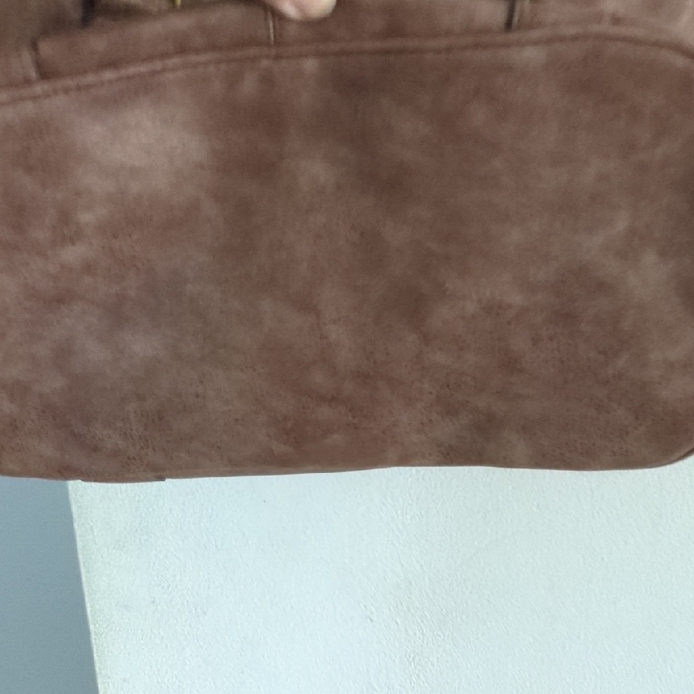 Minicci Tan Shoulder Bag with Gold Accents Very Spacious Asking ONLY $25 - Picture 9 of 13